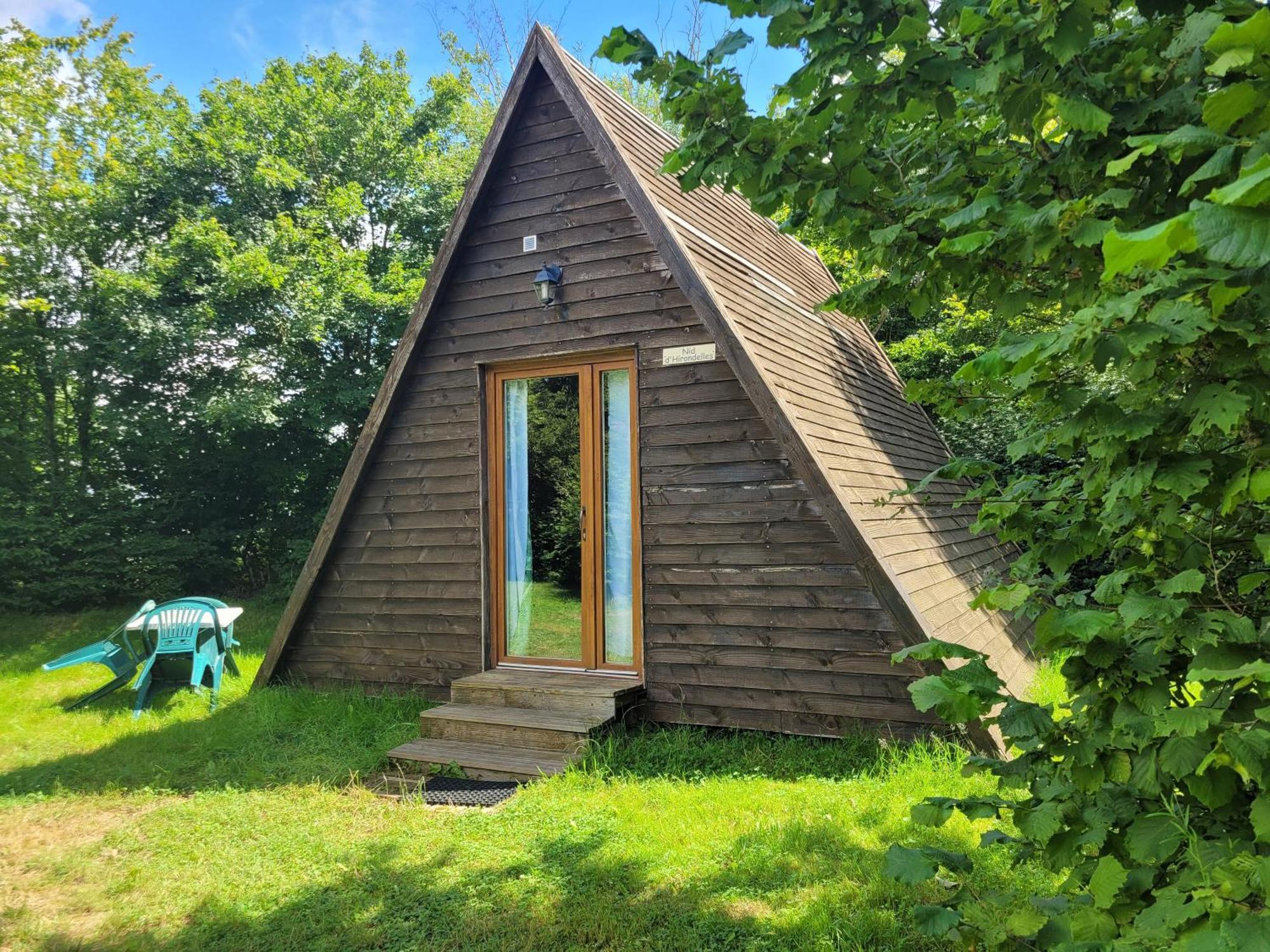 Camping Les Hirondelles Bourg-Sainte-Marie Exterior foto